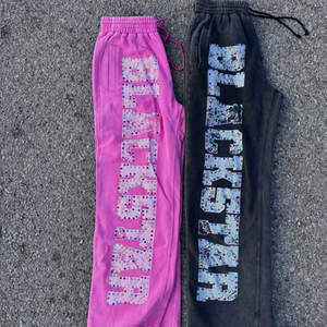 Conjunto Deportivo con Logotipo Personalizado y Pedrería, Corte Holgado, para Uso Diario, Sudadera con Capucha y Pantalones Brillantes con Pedrería - Product Image 3