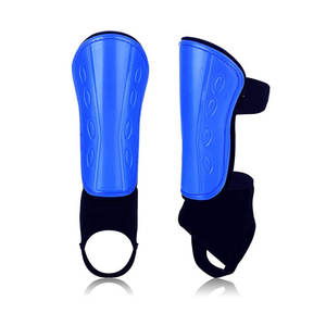 Espinillera de Alta Calidad con Materiales de Primera y Sensación Cómoda, con Acolchado Suave y Estructura Equilibrada - Product Image 1