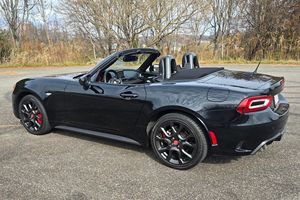 Fiat 124 Spider Abarth Plus 2020 d'occasion en excellent état, sans accident, conduite à gauche/droite - Product Image 3