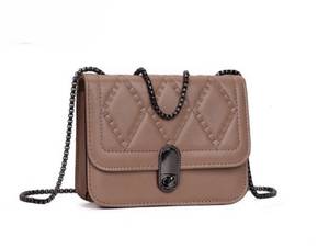Borsa a Tracolla in Pelle con Catena per Donna - Product Image 4