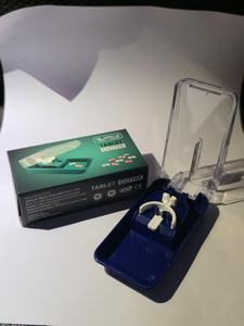 Coupe-pilules portable mini en plastique PS pour fendre et désintégrater les pilules Soins personnels - Product Image 4