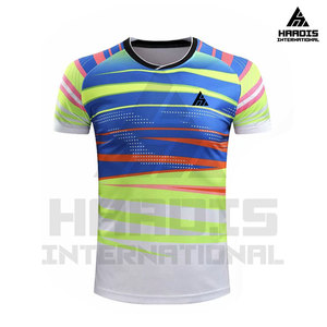 Uniforme de Tennis de haute qualité pour hommes et ensembles d'uniformes de tennis personnalisés avec impression par Sublimation disponibles au Pakistan - Product Image 1