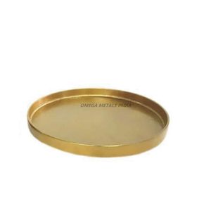 Elegante bandeja redonda de oro con acabado liso y diseño minimalista perfecta para exhibir golosinas y arreglos elegantes - Product Image 1