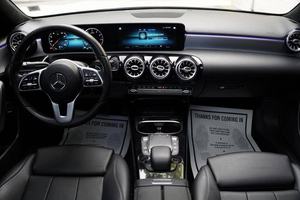 Occasion 2021 Mercedees-Benzz Classe A 220 - Product Image 3