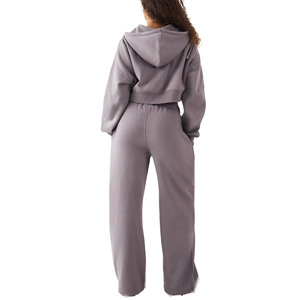 Ensemble de survêtement pour femmes, sweat à capuche court zippé et pantalon de survêtement à jambe droite, en molleton de coton doux, fabrication OEM en gros - Product Image 2