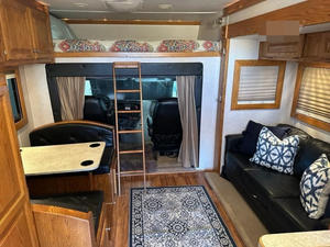NOUVEAU RV F-R-E-I-G-H-T-L-I-N-E-R RV C-O-L-U-M-B-I-A 120 MODÈLE 2003 AVEC HAUTES PERFORMANCES DISPONIBLE À LA VENTE - Product Image 5