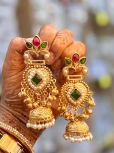 Pendientes Jhumki Ghunghroo de Edición Fusión con Base de Latón y Acabado Dorado Premium para Mujer, Pendientes Tradicionales Indios con Diseño Fresco - Product Image 2