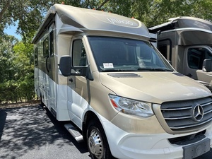 Caravane pliante imperméable d'occasion 2021 R-e-n-e-g-a-d-e V-i-l-l-a-g-i-o 25FWS prête à la vente - Product Image 3