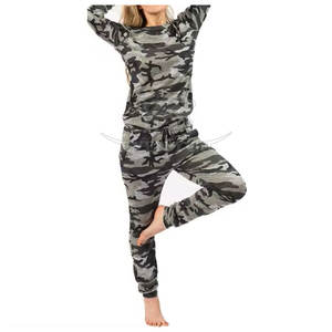 Conjuntos deportivos de camuflaje para mujer al por mayor, cómodos, de dos piezas, estilo casual para uso diario y viajes. - Product Image 4