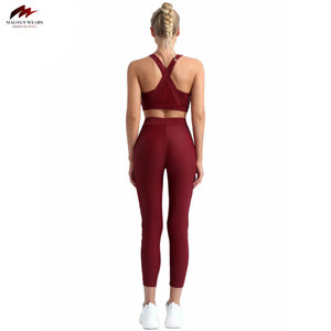 Combinaison de fitness pour femmes personnalisée avec leggings à motif solide et ensemble de yoga vêtements de sport personnalisé design uni - Product Image 3