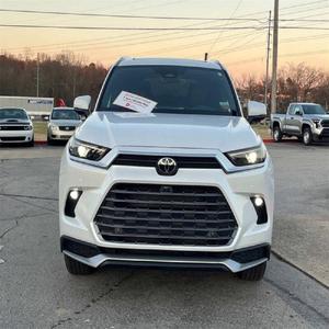 Toyota Grand Highlander Híbrido 2024 en perfecto estado - Product Image 1