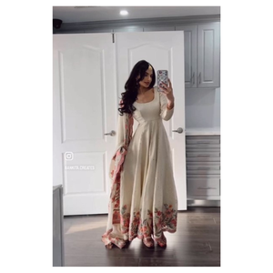 Vestido de seda de Chinon puro con pantalón a juego de estilo tradicional elegante y conjunto Dupatta para bodas festivas y ocasiones de fiesta - Product Image 1