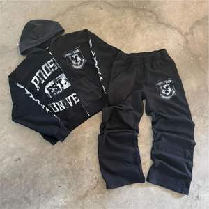 Combinaisons de survêtement en coton délavé à l'acide personnalisées OEM pour hommes Survêtements d'hiver à capuche zippés DTG imprimés avec ensembles de pantalons de survêtement - Product Image 5