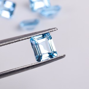 Topaze bleu ciel naturelle de qualité AAA, facettée, octogone, 7x5 mm, taille émeraude, pierre précieuse en vrac pour la fabrication de bijoux - Product Image 2