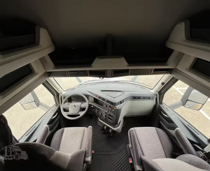 รถบรรทุกหัวลากมือสองปี 2022 2023 2024 Vol_VO VNL64T 660 VNL64T660 แบบมีห้องนอน ราคาสุดคุ้ม - Product Image 3