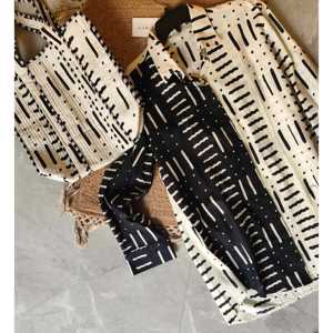 เสื้อเชิ้ตผู้หญิงสไตล์ลำลอง ลายหยินหยาง ผ้าป๊อปลิน ติดกระดุม ทรงเอซิมเมตริก พร้อมกระเป๋าโท้ทสีขาวเข้าชุด - Product Image 2