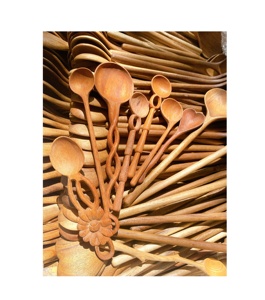 ช้อนไม้ทำมือ - ช้อนไม้แกะสลักลายใบไม้ ของตกแต่งบ้าน ของขวัญ - Product Image 1