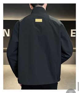 Veste d'hiver softshell légère pour hommes OEM conception personnalisée coque décontractée en polyester avec fermeture à glissière - Product Image 5