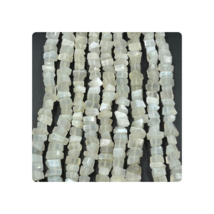 Fourniture en vrac de pépites à facettes en pierre de lune de taille de brin de 8 pouces blanc naturel de qualité supérieure pour la fabrication de bijoux perles de pierre - Product Image 1