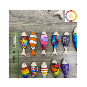 Figurines de poisson en bois en vrac au meilleur prix pour décor de plage et boutiques de cadeaux inspirées de l'océan - Product Image 1