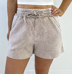 Short de survêtement personnalisé pour femmes, coton éponge française, entrejambe de 5 pouces, 100% coton, short délavé pour hommes, short de basket-ball en coton - Product Image 1