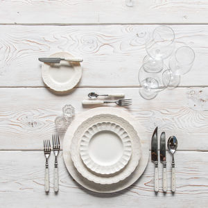 Ensemble de couverts en acier inoxydable à poignée design blanc élégant couverts modernes et élégants parfaits pour les repas à la maison et les occasions spéciales - Product Image 3