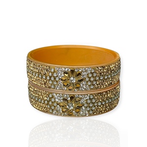 Ensemble de bracelets en acrylique de qualité supérieure à motif floral traditionnel, bordure en perles, plaqué or, tendance, pour mariage, vêtements de fête pour femmes, vente en gros - Product Image 3