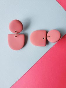 Pendientes de Resina de Alta Calidad para Niñas, Diseño Redondo Estilo Ángel, Accesorios Duraderos, Artesanía en Resina - Product Image 3