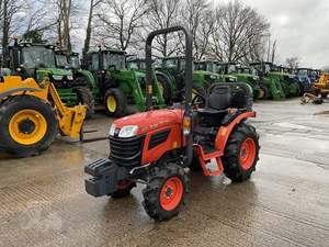 Tracteur à roues KUBOTA B1241 70HP utilisé pour la ferme et la maison avec composants de base moteur pompe à moteur roulement de boîte de vitesses - Product Image 6