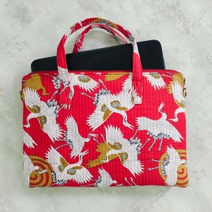 Housse d'ordinateur portable en coton matelassé léger et durable faite à la main, protecteur rembourré à imprimé floral rouge, style affaires et vintage - Product Image 2