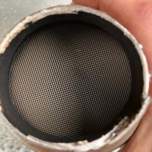 Catalyseur d'échappement avant droit d'occasion en métal recyclé 2021 pour Mercedes 19-25, référence OE 378273283, garantie 12 mois - Product Image 4