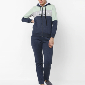 Conjunto de chándal de mujer con logotipo personalizado de alta calidad Nueva llegada Ropa de entrenamiento transpirable Color sólido para invierno - Product Image 1