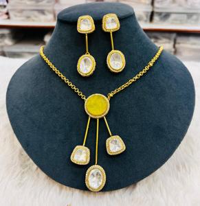 Ensemble de collier Moissanite Polki avec doublet Stone pour femmes, idéal pour la fête, ensemble de collier minimal de luxe, dernier design simple - Product Image 3