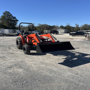 Meilleure Offre Tracteur Utilitaire Bad Boy 70 CV 4x4 Compact Diesel pour l'Agriculture avec Pompe PTO, Chargeur, Système de Direction Hydraulique et Boîte de Vitesses - Product Image 1