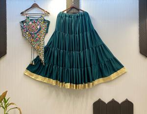 Diseñador de lujo ESPEJO TRABAJO Lehenga Choli con trabajo pesado Ideal Compromisos para bodas y celebraciones Fiesta nupcial Desgaste - Product Image 3