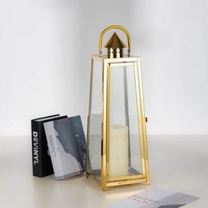 Design attrayant et look verre clair brillant plaqué or bougeoir lanterne en acier inoxydable pour décor de mariage lanterne suspendue - Product Image 6