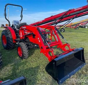 Nuevo Tractor de Ruedas TYM 4215H 2024 con Cargador, Motor Cummins de 42HP, Transmisión 4x4, Bomba y Caja de Cambios en Venta al Mejor Precio - Product Image 1