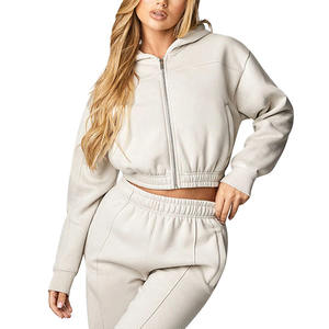 Ensemble survêtement pour femme de haute qualité avec logo personnalisé, sweat à capuche zippé et pantalon de jogging, haut uni en molleton lourd, survêtement court - Product Image 3