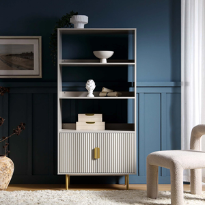 Haura, bibliothèque haute à panneaux en teck massif avec portes, taupe mat - Product Image 5