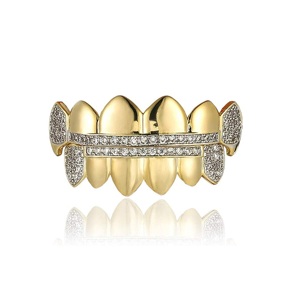 Plaqué or Iced Out Moissanite Diamonds Top and Bottom Vampire Fangs Grillz pour vos dents Hip Hop Teeth Grillz For Men & Women - Product Image 1