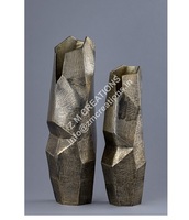 Vases et pots décoratifs en métal artisanaux de style côtier, taille personnalisable pour mariages et Pâques - Prix raisonnable