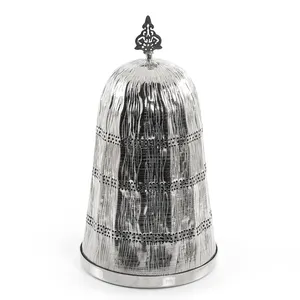 Boîte de rangement de bonbons en argent de luxe Organisateur de bonbons de créateur Idéal pour les chocolats, les cadeaux et les célébrations - Product Image 1