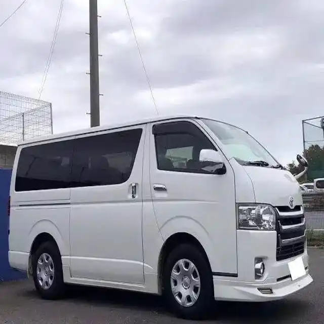 ขับเคลื่อนมือซ้ายใช้รถมินิบัส Toyota Hiace สําหรับขาย