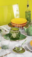 Ensemble de 6 assiettes de service en céramique dolomite peintes à la main, formes de feuilles, vert avec bord brun, style moderne, feuillage par Excelsa