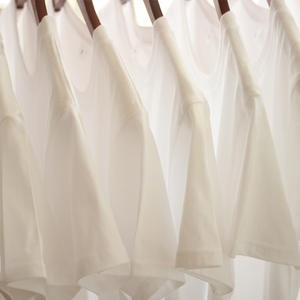 เสื้อยืดแขนสั้นทรงเข้ารูปผ้า CVC 180 กรัม สำหรับผู้ชาย สไตล์ลำลองฤดูร้อน ผลิตในจีน ราคาโรงงาน รับผลิตแบบ OEM พร้อมปักโลโก้ตามสั่ง - Product Image 4