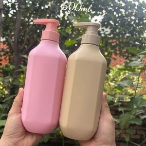 Bouteilles de lotion et de shampoing en plastique HDPE Pavico Vietnam, épaisseur 0,1 mm, 100 ml/150 ml/250 ml/300 ml/500 ml, avec pompe pulvérisateur, emballage cosmétique - Product Image 1