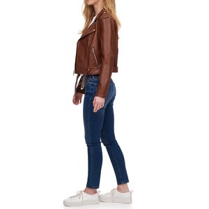 Meilleure vente de nouvelle veste en cuir chenille brodée de designs et de logo Oem veste en cuir véritable respirante pour femmes - Product Image 3