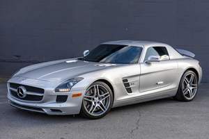 Mercedes-Benz SLS AMG Coupé 2011 Usado, 563 hp, Motor V8 Construido a Mano, Interior Rojo Clásico, Proveniente de Clima Cálido, Sin Modificaciones - Product Image 2