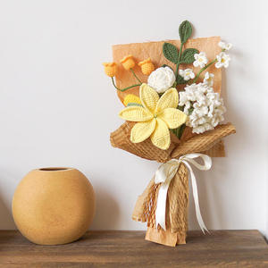 Ramos de Flores Tejidos a Mano con Lirios y Hortensias, Exquisitamente Empaquetados, para Regalos de Bodas y Festividades - Product Image 4