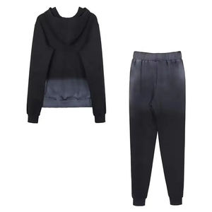 Sweat à capuche en polyester à strass avec des pierres scintillantes, pantalons et survêtements assortis. - Product Image 2